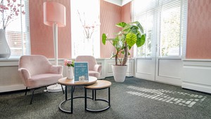  Zusätzlicher Sitz zum Trennen im Raum